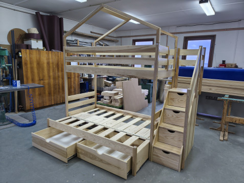 Domečková Palanda Jana rozkládací s úložnými prostory a schůdky z masivu + KAPSÁŘ ZDARMA