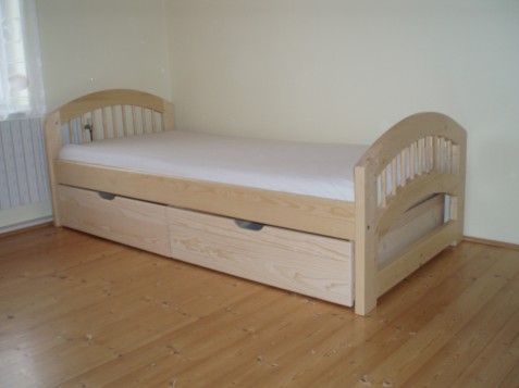Dětská postel JAKUB z masivu