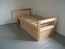 Dětská postel EMA s úložným integrovaným systémem + KAPSÁŘ ZDARMA
