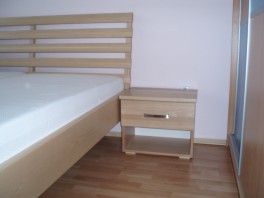 Noční stolek SLÁVKA z masivu Noční stolek SLÁVKA z masivu