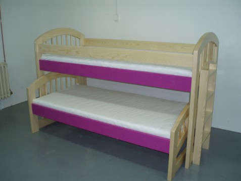 Vyvýšená postel JAKUB z masivu