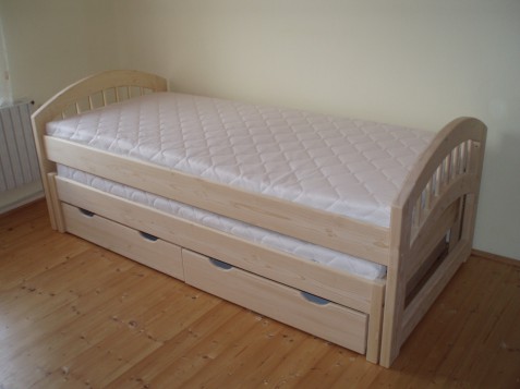 Dětská postel JAKUB s přistýlkou a úložnými prostory z masivu + KAPSÁŘ ZDARMA