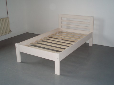 Dětská postel LUCKA z masivu