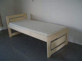 Dětská postel ZUZKA z masivu